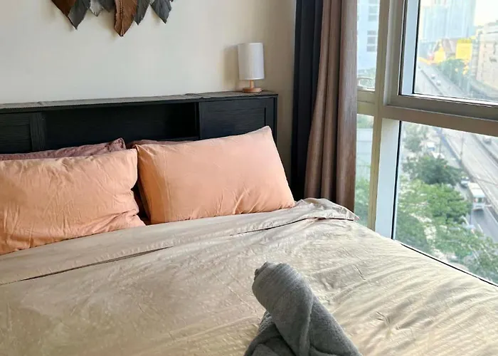 Apartahotel Bright Corner 1br With Views At Twin Oaks Place 4*