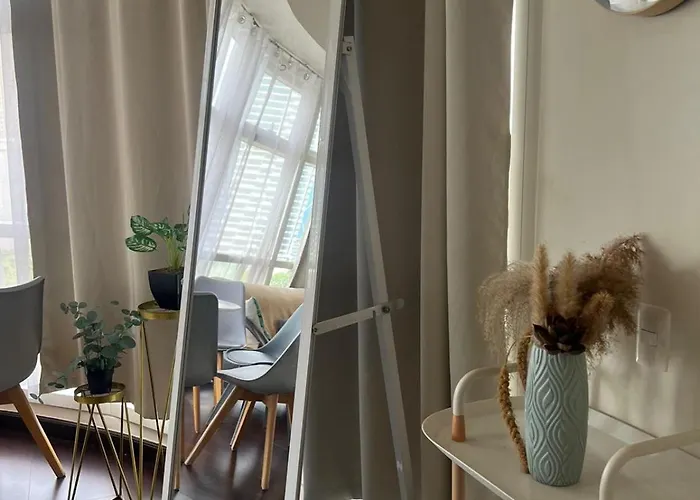 Bright Corner 1br With Views At Twin Oaks Place 4*