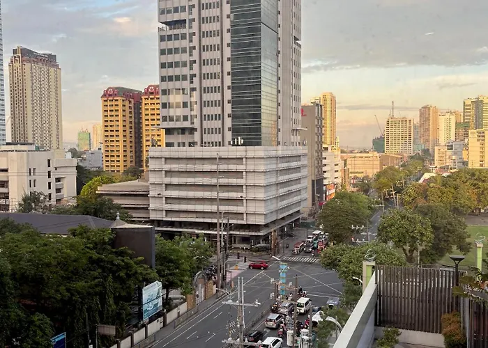 Apartahotel Bright Corner 1br With Views At Twin Oaks Place 4*