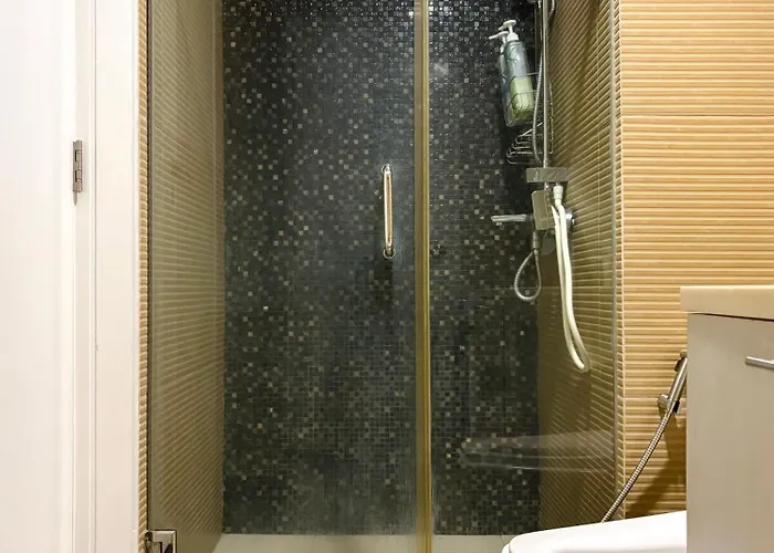 Apartahotel Bright Corner 1br With Views At Twin Oaks Place Manila